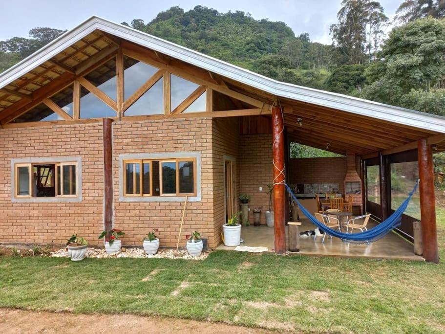 Chale Araucaria- Vale Das Pedras Mg Sapucaí-Mirim Exteriör bild